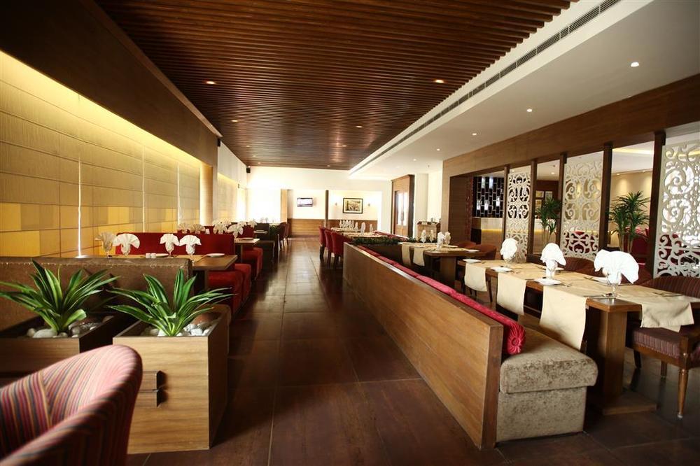 Best Western Country Woods Ambāla المطعم الصورة