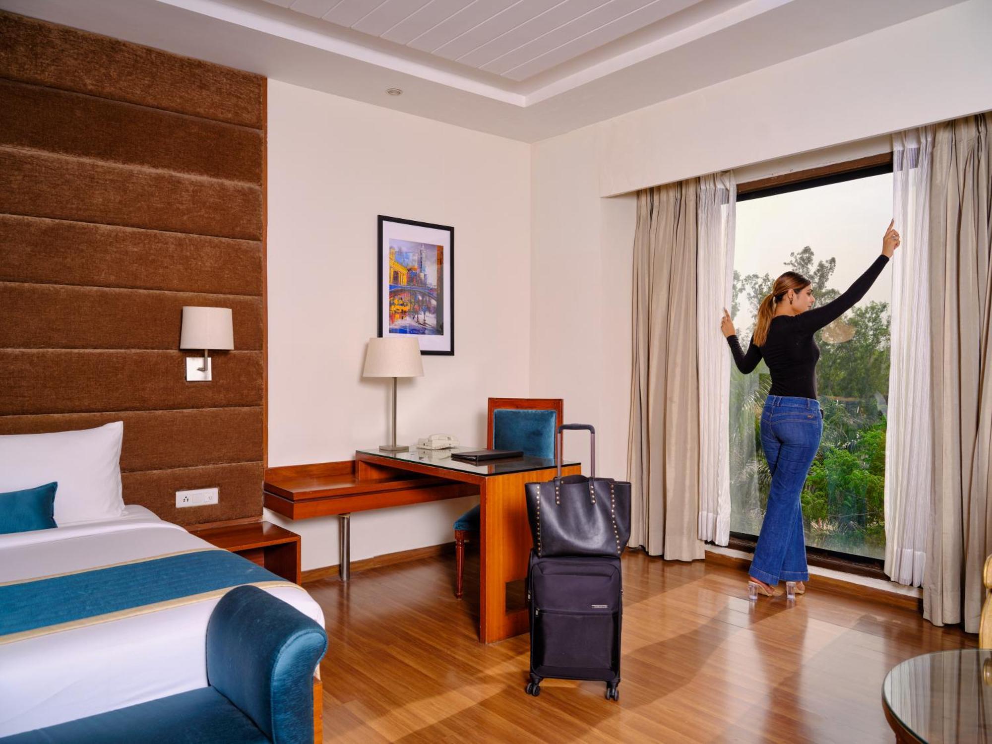 Best Western Country Woods Ambāla المظهر الخارجي الصورة